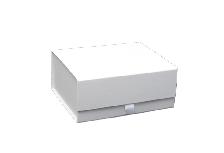 White Magnetic Gift Boxes - 140 x 120 x 60mm