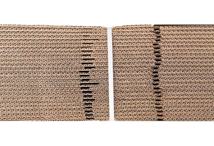 Economy Single Wall Cardboard Boxes - 305 x 229 x 76mm Image 4
