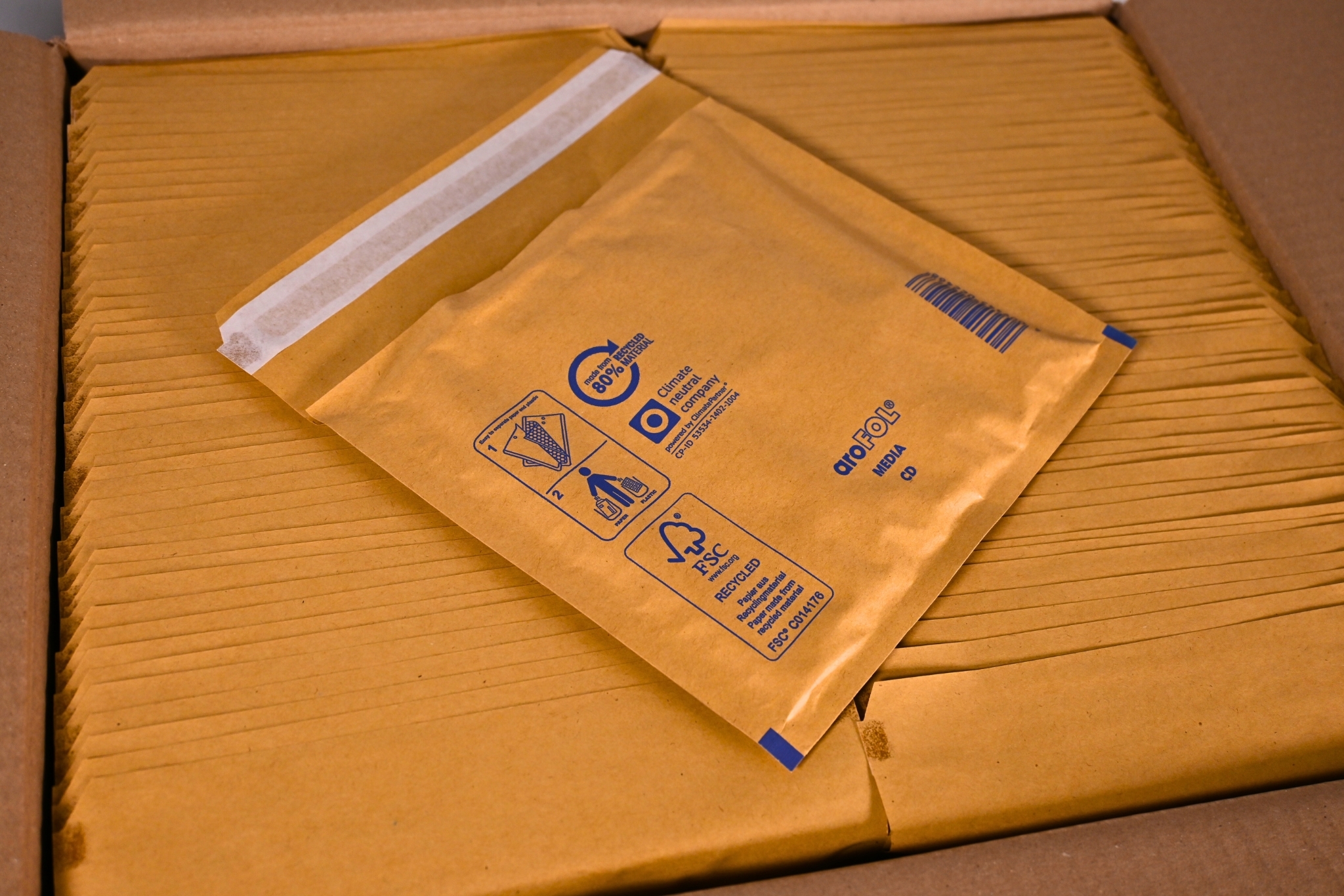 Image of Arofol Padded Envelopes Size CD Gold 160mm x 180mm - 100 Bags
