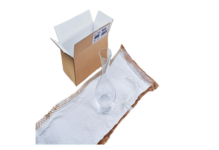 Geami® White Interleaf Tissue Paper Rolls - 305mm x 840m - 2