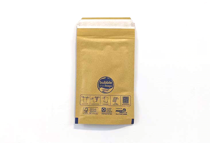 100 x 165mm - Size 000 Bubble Lined Bags - Gold